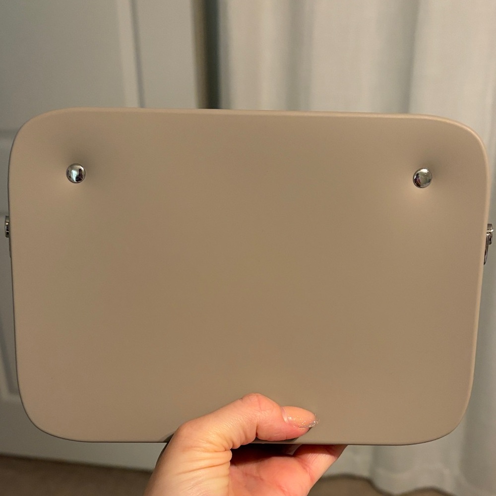 Elegant Gray Crossbody Bag - Picture 4 of 7